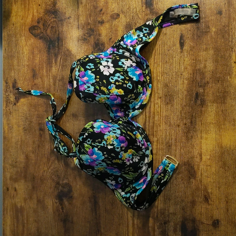 Victoria's Secret underwrite bathing suit top 34DD